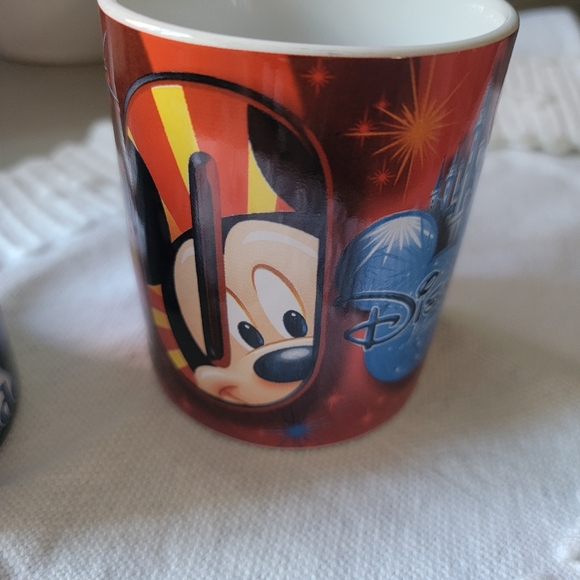 Walt Disney 2012 mugs - Picture 11 of 16